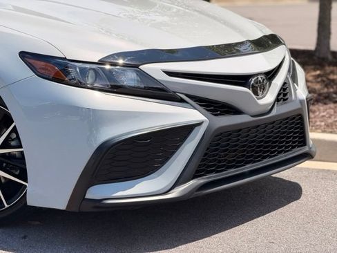 Used 2024 Toyota Camry SE w/ Convenience Package FWD image 3