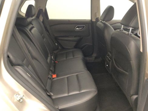 Used 2021 Nissan Rogue SL FWD image 19