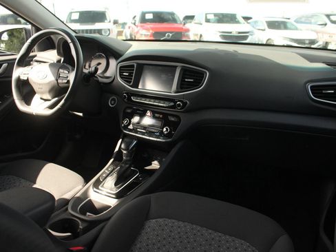 Used 2018 Hyundai Ioniq Plug-In Hybrid FWD image 18