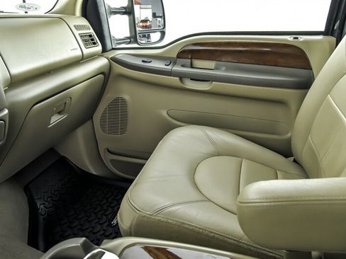 Used 2000 Ford F350 Lariat image 32