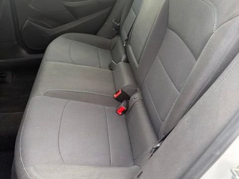 Used 2018 Chevrolet Cruze LT w/ Convenience Package FWD image 21