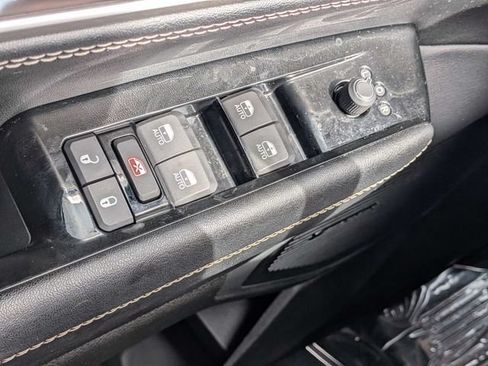 Used 2024 Jeep Wagoneer L 4WD image 22