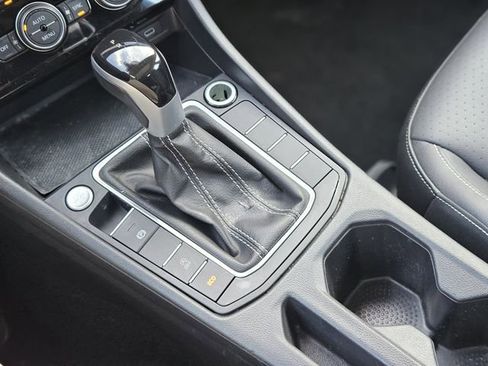 Used 2024 Volkswagen Jetta SE image 24