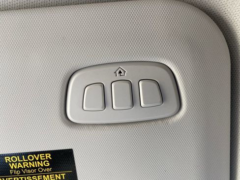 Certified 2025 Ford Escape Platinum image 31