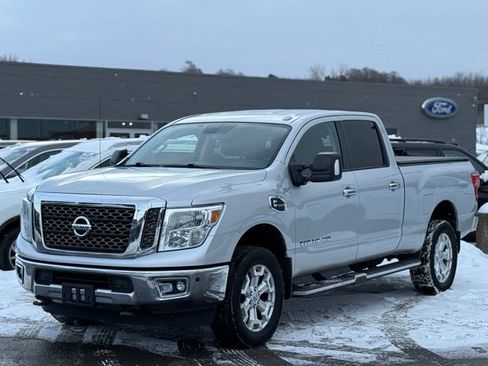 Used 2016 Nissan Titan XD image 32