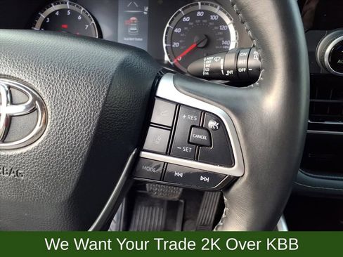 Used 2022 Toyota Highlander LE image 15