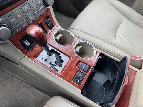 Used 2010 Toyota Highlander Limited image 25