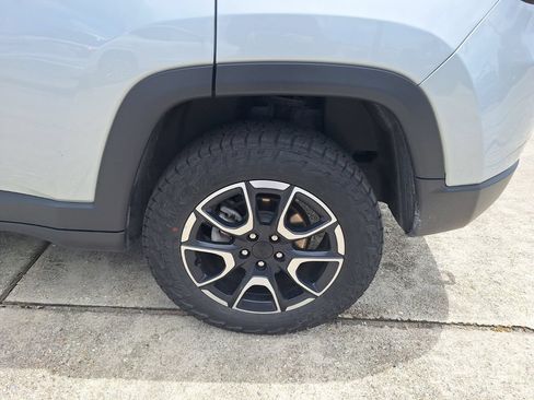 Used 2024 Jeep Compass Trailhawk AWD/4WD image 28