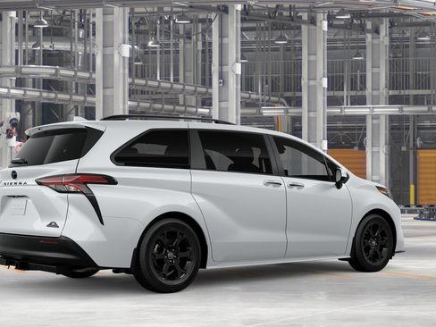 New 2026 Toyota Sienna XLE Woodland Edition AWD/4WD image 10