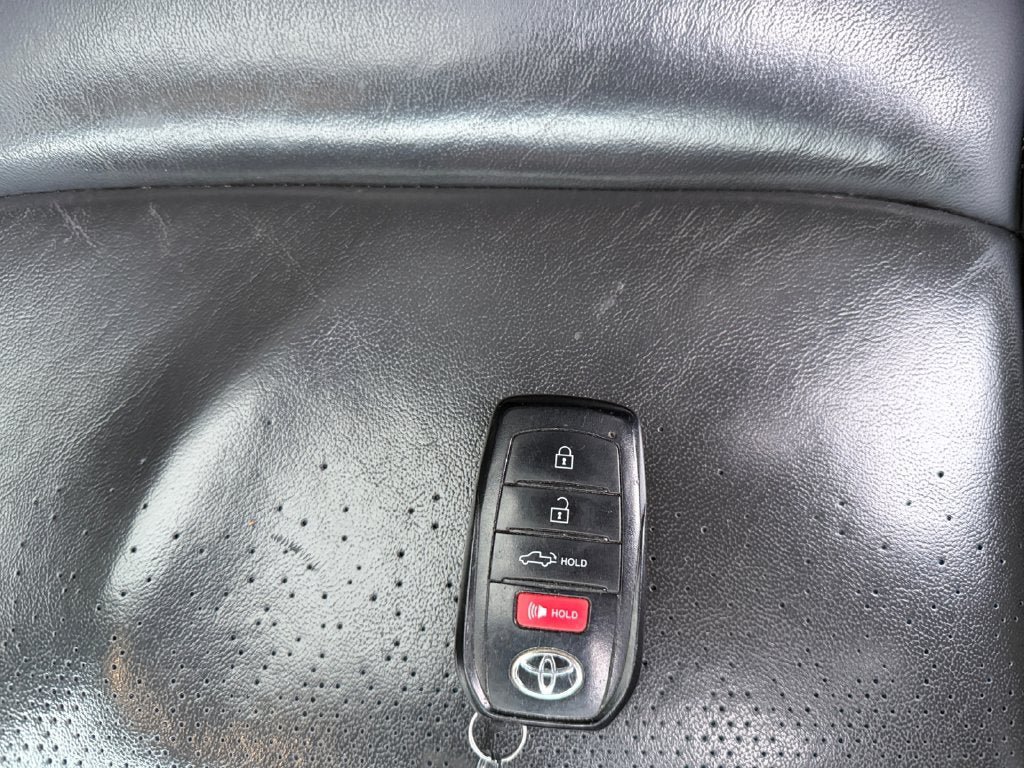 Used 2024 Toyota Tundra Platinum AWD/4WD image 31