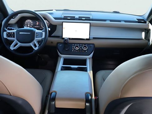 Used 2025 Land Rover Defender 130 X-Dynamic SE image 14