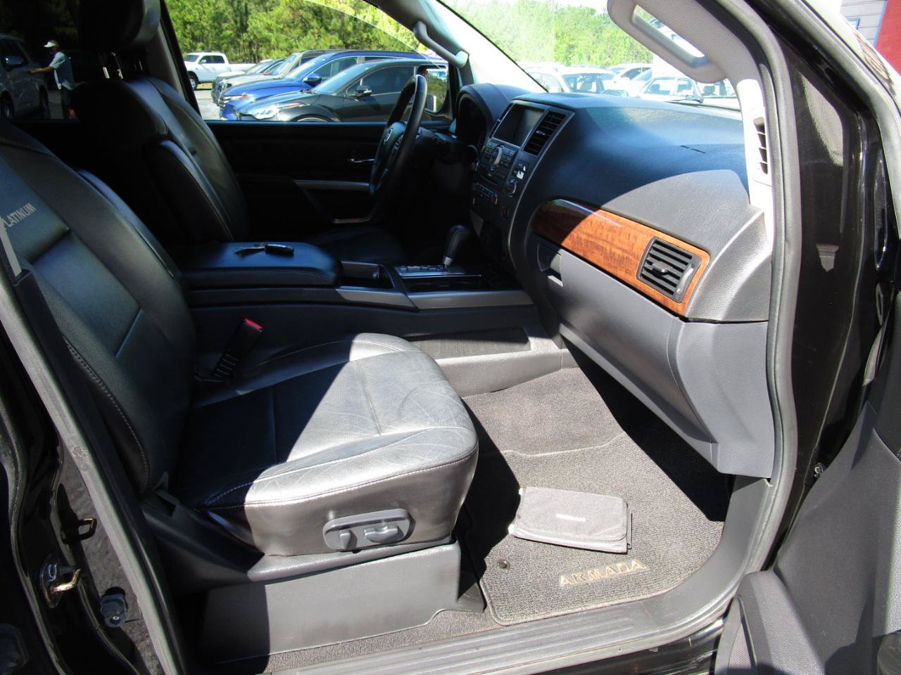 Used 2015 Nissan Armada Platinum RWD image 33