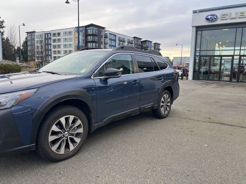 Used 2025 Subaru Outback Limited image 3