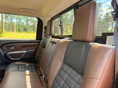 Used 2018 Nissan Titan PRO-4X AWD/4WD image 26