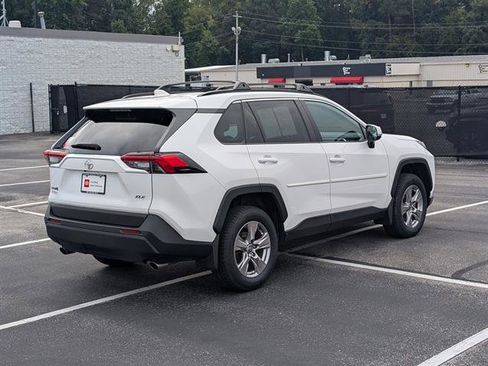 Certified 2022 Toyota RAV4 XLE image 5