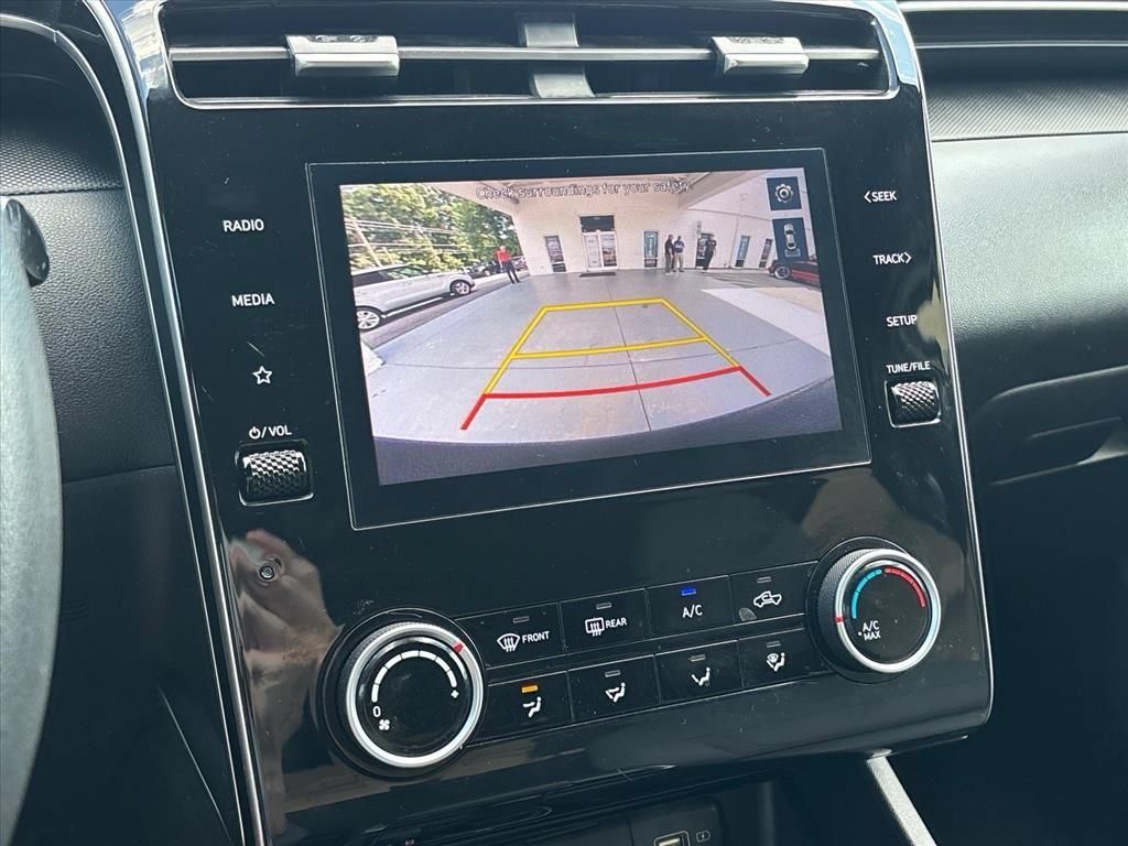 Used 2024 Hyundai Santa Cruz SE FWD image 6