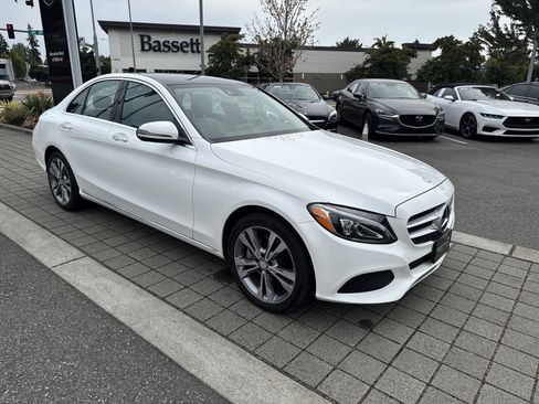 Used 2017 Mercedes-Benz C 300 4MATIC Sedan image 3