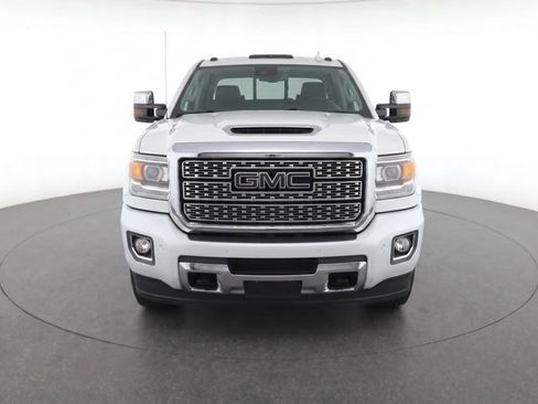 Used 2019 GMC Sierra 3500 Denali w/ Duramax Plus Package AWD/4WD image 5