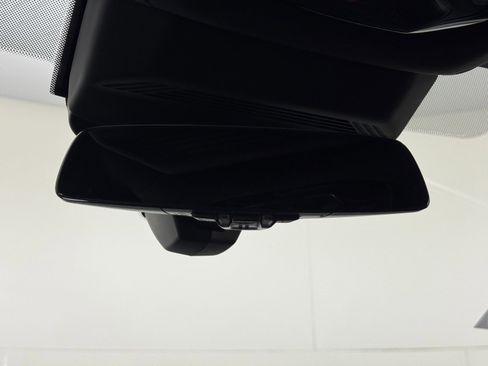 Used 2023 BMW i7 xDrive60 w/ Executive Package 2 image 38