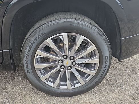 Used 2023 Chevrolet Traverse Premier AWD/4WD image 41