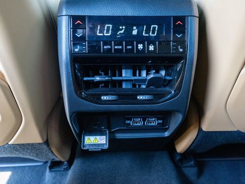 Used 2022 Jeep Grand Cherokee Summit w/ Adv Protech Group IV AWD/4WD image 37