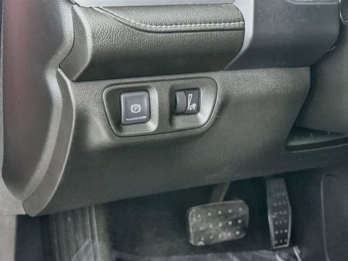 Used 2020 GMC Acadia SLE FWD image 16