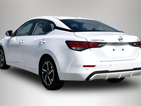 Used 2024 Nissan Sentra SV image 4