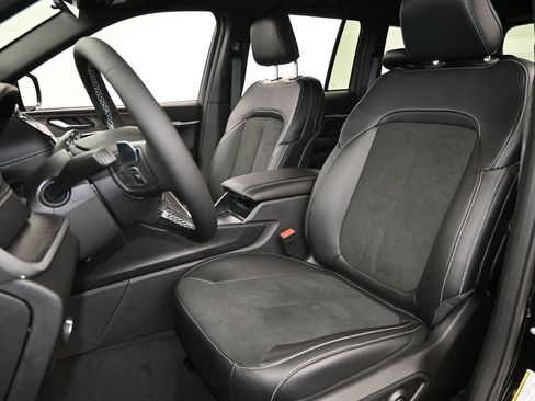 New 2026 Jeep Grand Cherokee Altitude image 10