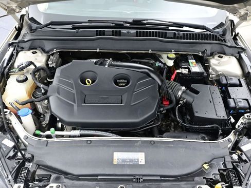 Used 2017 Ford Fusion Titanium image 11