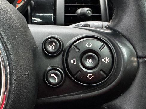 Used 2019 MINI Cooper 4-Door Hardtop w/ Premium Package image 27