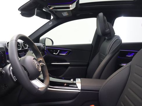 Used 2025 Mercedes-Benz GLC 300 4MATIC image 13