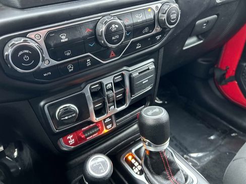 Used 2021 Jeep Wrangler Unlimited Rubicon AWD/4WD image 29
