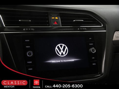 Used 2023 Volkswagen Tiguan SE R-Line AWD/4WD image 9