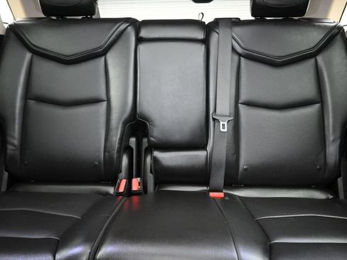 Used 2018 Cadillac XT5 Luxury w/ Driver Awareness Package FWD image 30