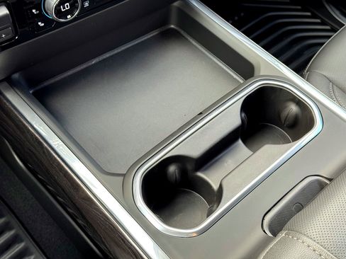 Used 2025 Chevrolet Silverado 3500 LTZ w/ LTZ Convenience Package image 29