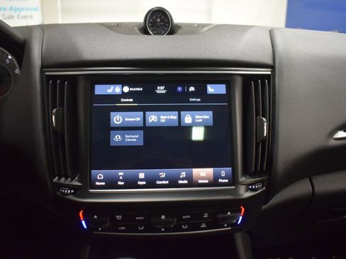 Used 2021 Maserati Levante image 22