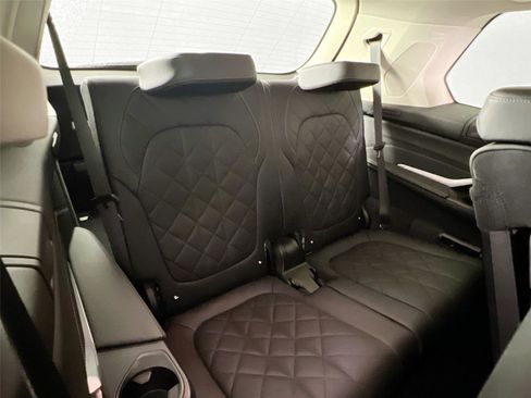Certified 2023 BMW X7 xDrive40i w/ Executive Package image 25