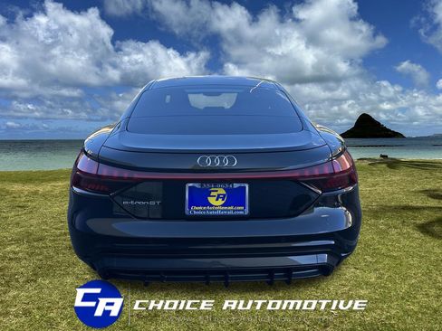 Used 2024 Audi e-tron GT Prestige w/ Prestige Package image 7