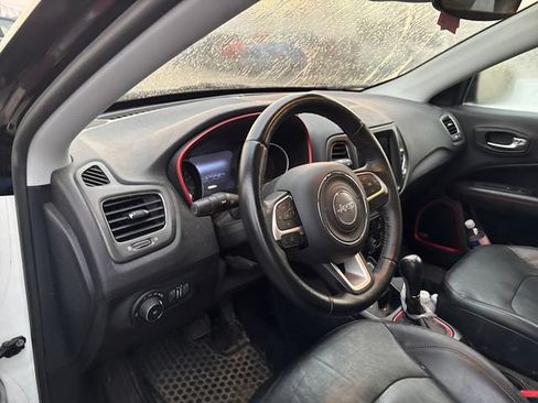 Used 2017 Jeep Compass Trailhawk w/ Leather Interior Group AWD/4WD image 8
