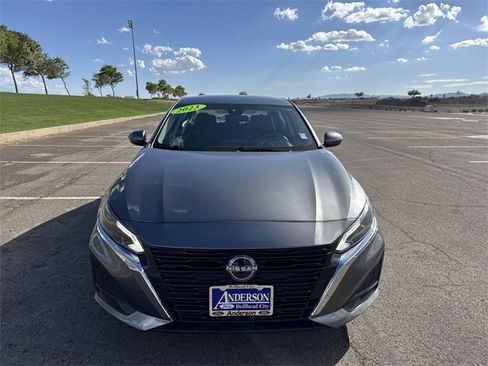 Used 2023 Nissan Altima 2.5 SV image 2