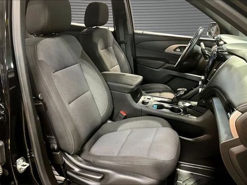 Used 2023 Chevrolet Traverse LT FWD image 29