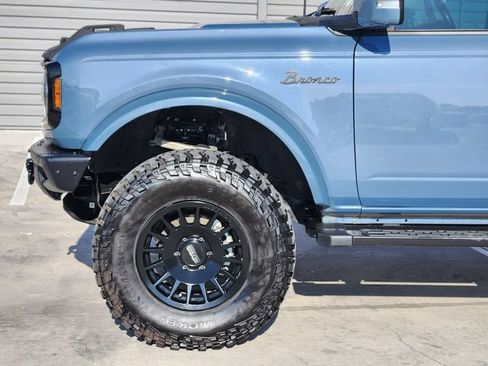Used 2024 Ford Bronco Outer Banks AWD/4WD image 9
