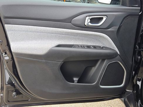 New 2026 Jeep Compass Latitude image 20