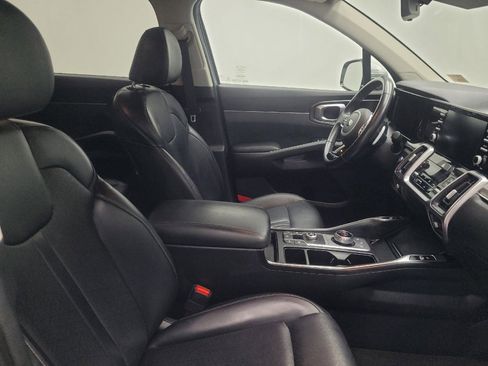 Used 2021 Kia Sorento S image 21