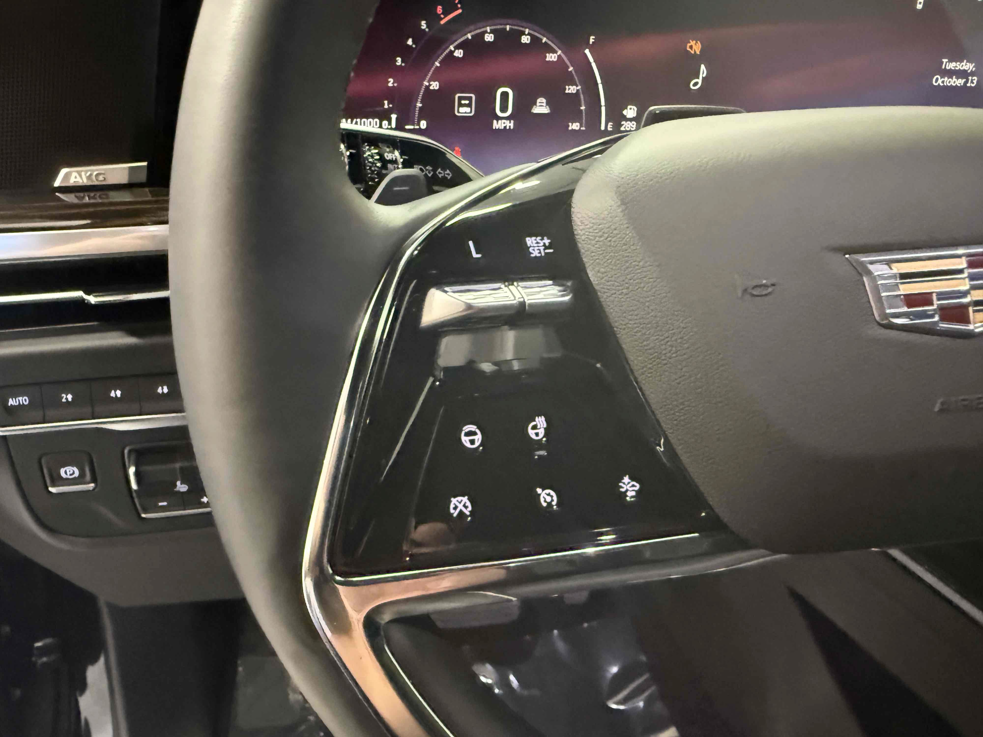 Used 2025 Cadillac Escalade Premium Luxury AWD/4WD image 45