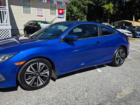Used 2017 Honda Civic EX-T image 3
