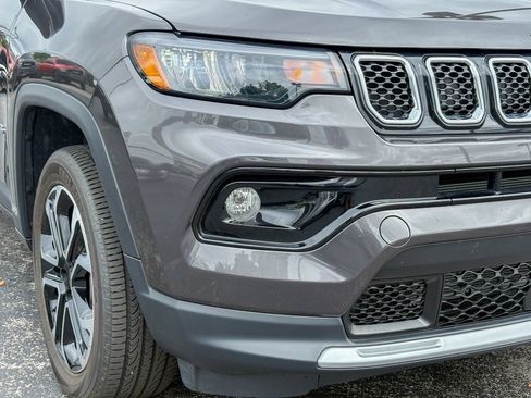 Used 2023 Jeep Compass Limited w/ Sun and Sound Group AWD/4WD image 3