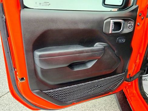 Used 2023 Jeep Wrangler Unlimited AWD/4WD image 10