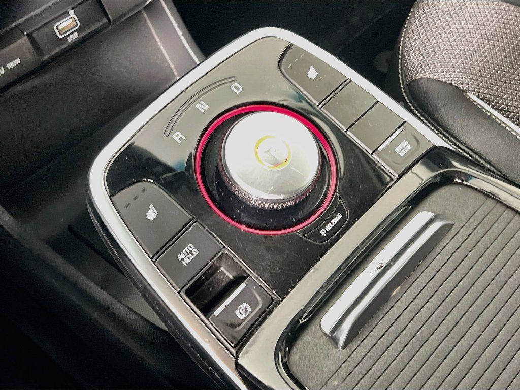 Used 2020 Kia Niro EX FWD image 16