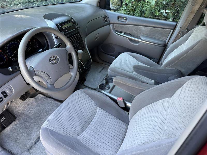 Used 2007 Toyota Sienna CE FWD image 10